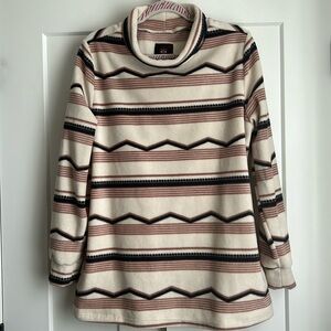 Mountain and Isles woman’s Mockneck fleece pullover